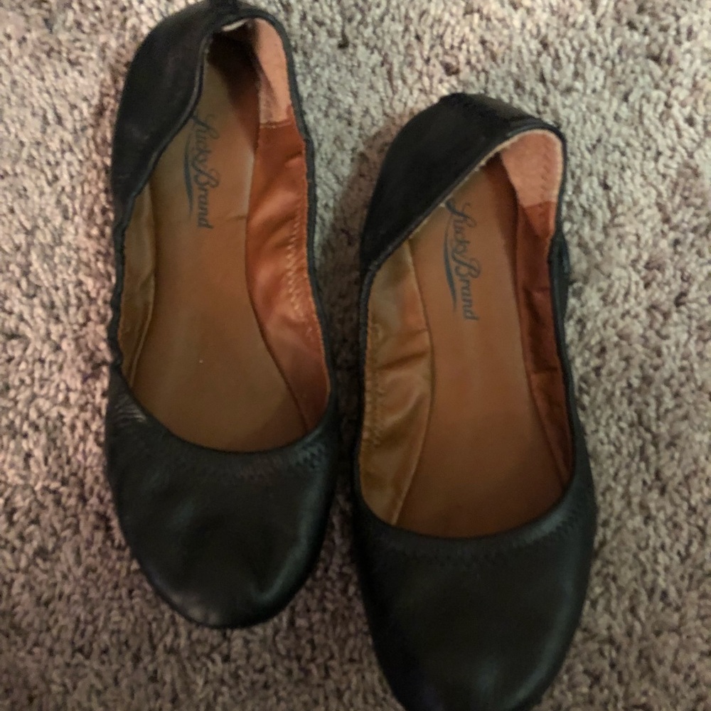 Black leather lucky brand flats!